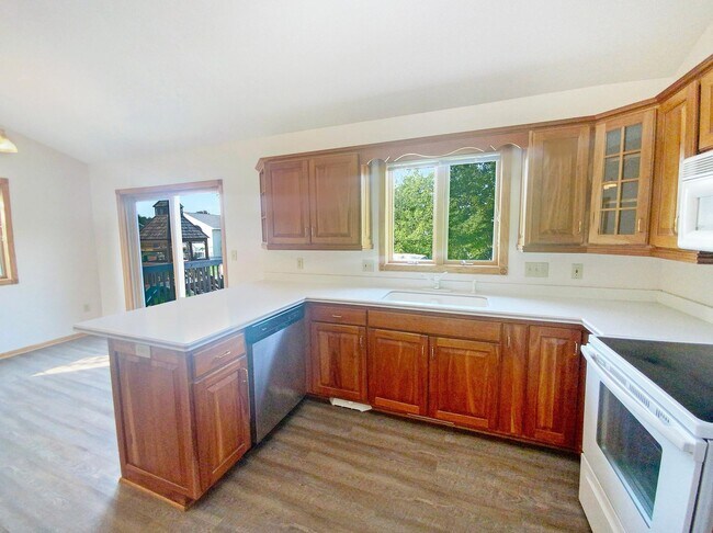 Building Photo - 3647 Ironwood Ct SW