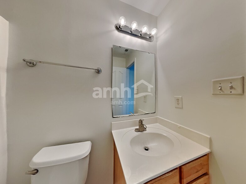 Building Photo - 109 Peterborough Dr