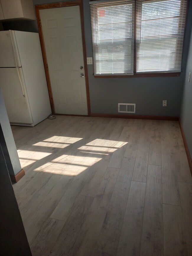 kitchen - 704 Upton Ave N