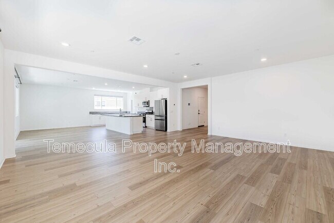 Building Photo - 1816 Tapaderos St