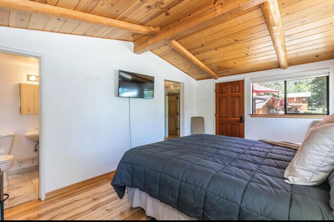 Building Photo - 3045 Watson Dr