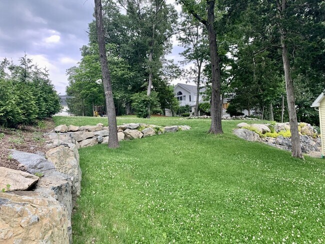 Building Photo - 22 Amberwood Dr