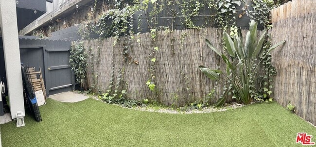 Building Photo - 1261 Laurel Ave