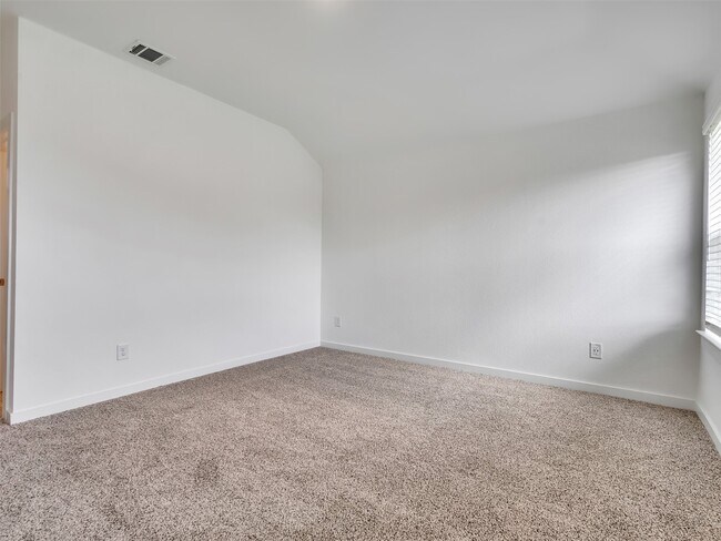 Building Photo - 9011 Serene Hvn Dr