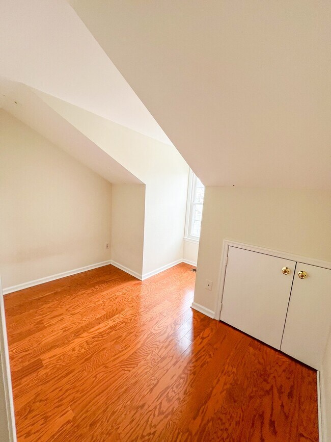 Building Photo - 14425 Gringsby Ct