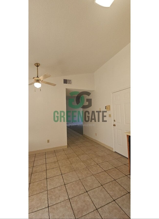 Building Photo - 3 BEDROOM 2 BATH HOME MOVE IN READY IN North MODESTO!
