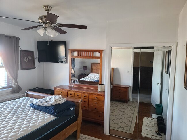 Building Photo - 2002 46th St