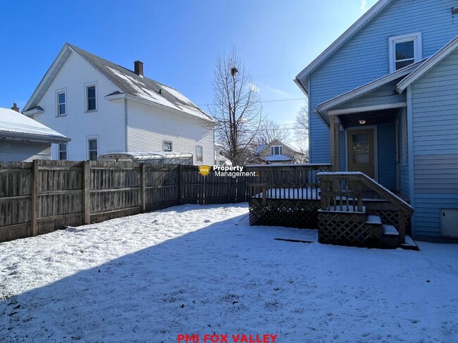 Building Photo - Family house with fenced in yard