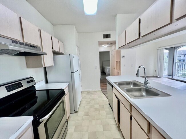 Building Photo - 13025 Sanctuary Cove Dr