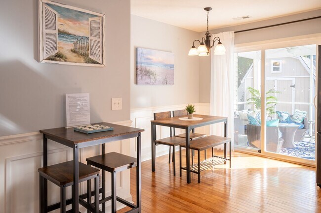 Building Photo - FURNISHED OFF-SEASON MONTHLY RENTAL