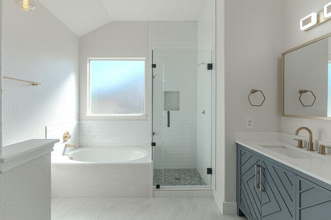 Building Photo - 15443 Lady Shery Ln