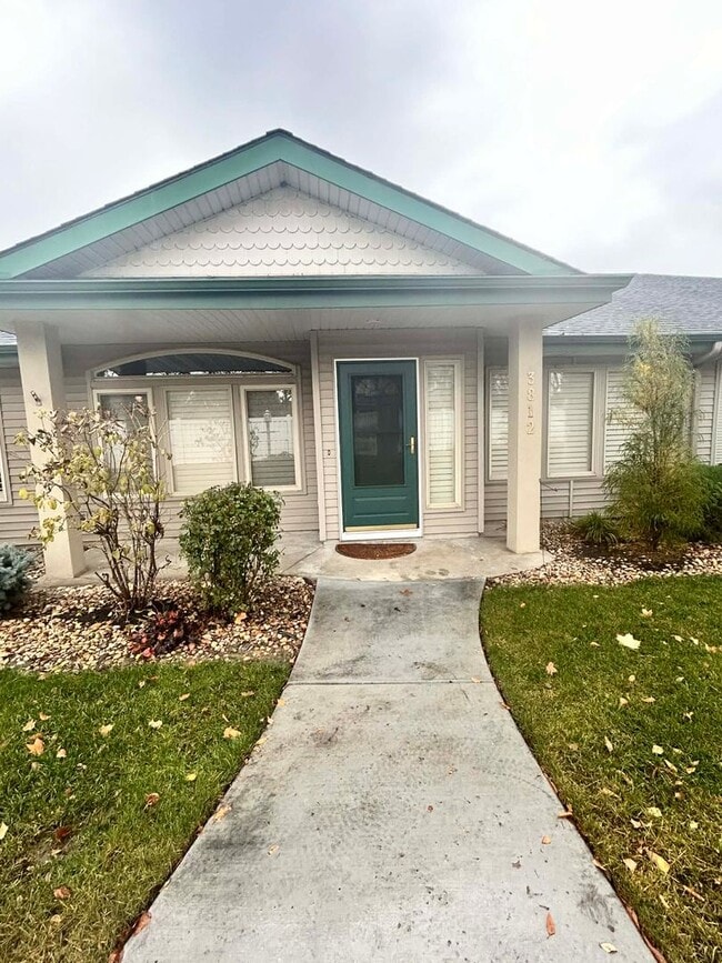 Building Photo - FREE RENT FOR DECEMBER!! Spacious Duplex with 3-Car Garage & Private Patio!