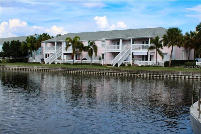 Building Photo - 3873 Pompano Dr SE