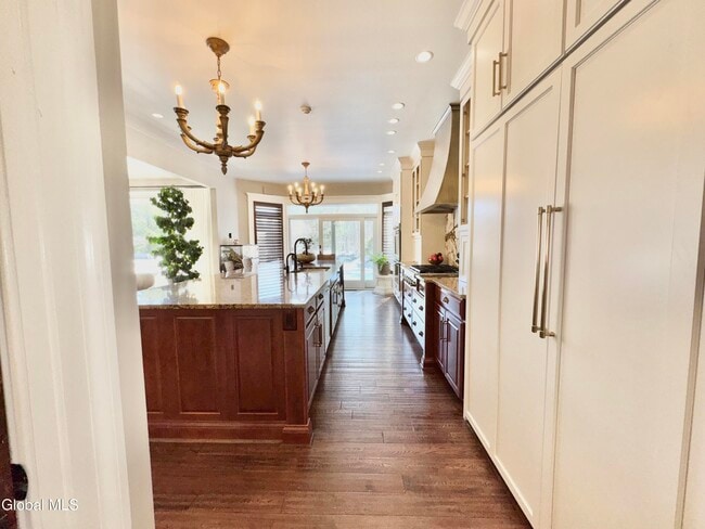 Building Photo - 9 Oakbrook Blvd