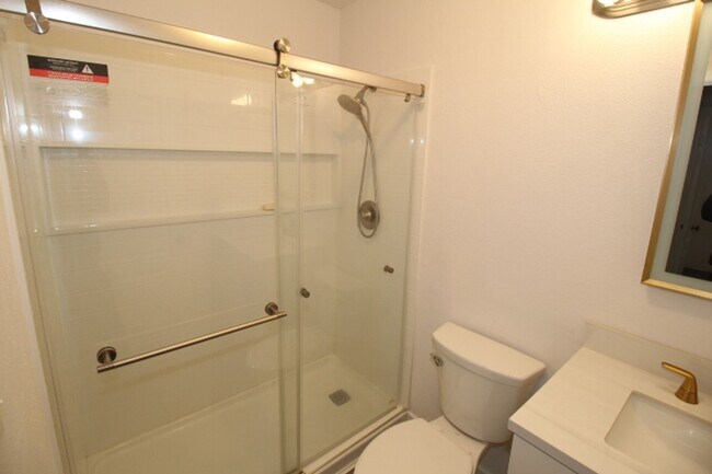 Building Photo - 2232 Golden Ave