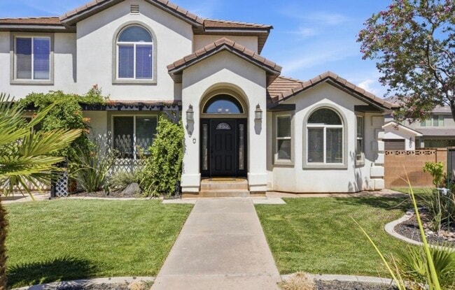 Building Photo - 930 S Indian Cir