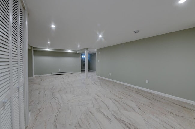 Building Photo - 815 3rd St