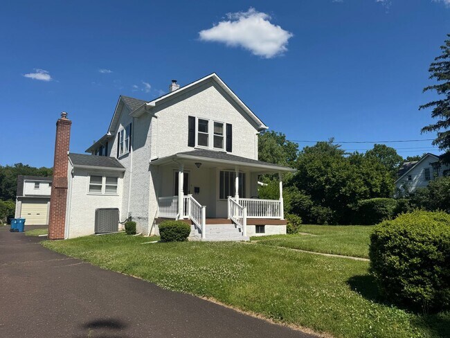 Building Photo - Lower Gywnedd 3 Bedroom 1.5 Bath Colonial in Penllyn Pa $2,750/month