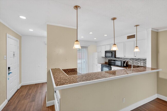 Building Photo - Las Colinas Area