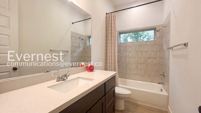 Building Photo - Charming Rental with Pool & 2-Car Garage  / Fenced-Yard / Off-street Parking / Available now!