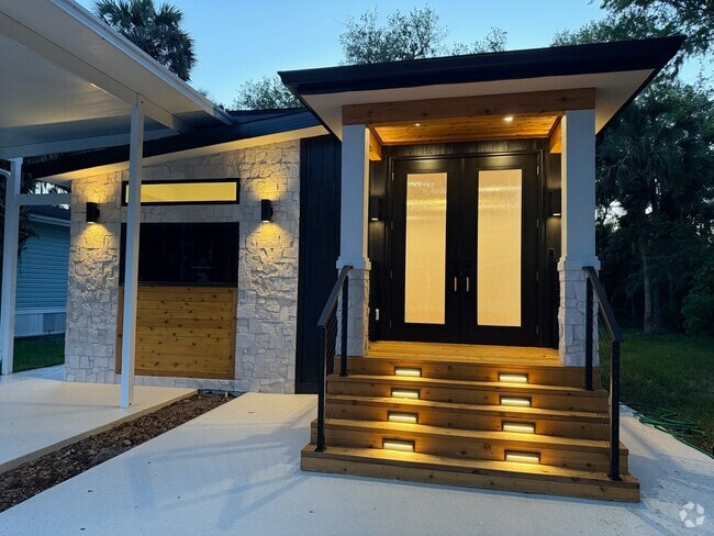 Building Photo - 507 Lake Dr