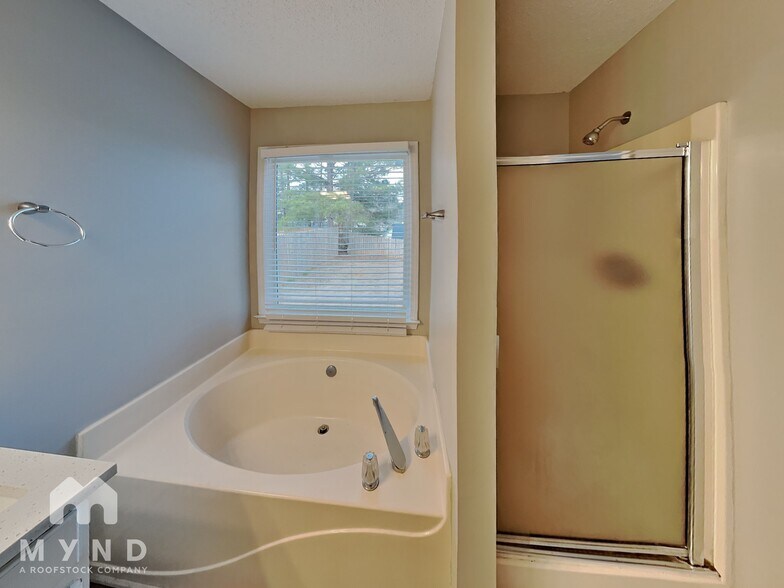 Building Photo - 374 Shoal Ct