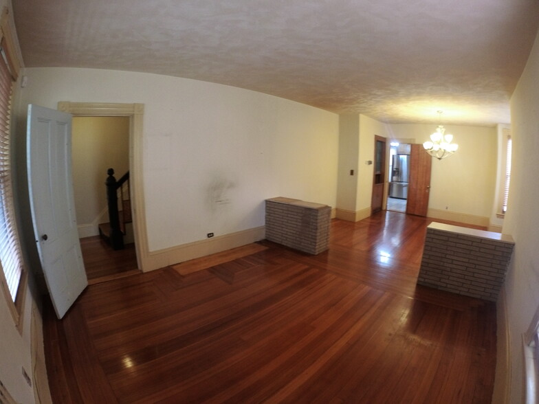 Building Photo - 14 Reedsdale St