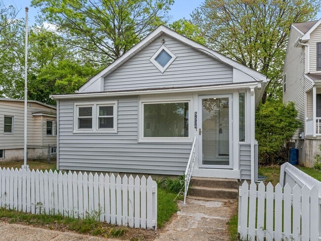 Building Photo - 8534 Orchard Ave