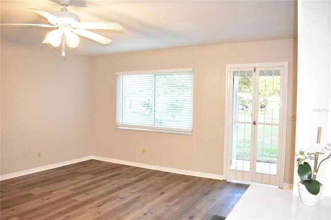 Building Photo - 1906 Canterbury Ln