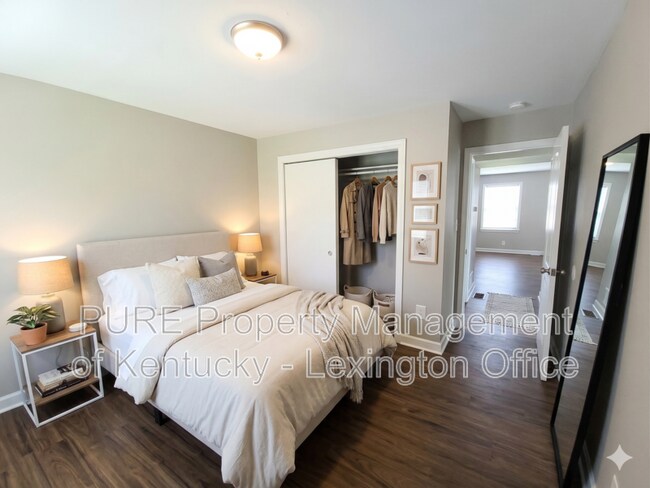 Building Photo - 444 Schenkel Ln