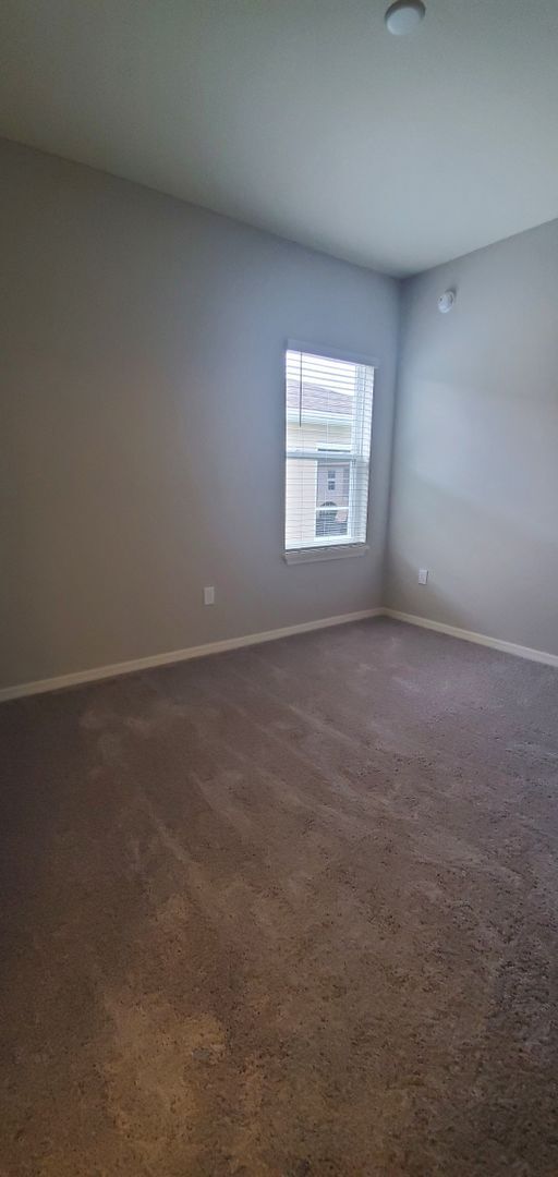 Building Photo - 4-Bedroom, 2.5-Bathroom in Winter Haven