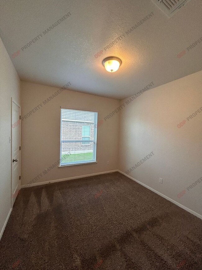 Building Photo - 516 Cross Dr.