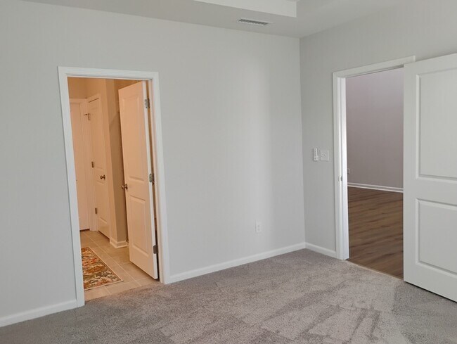 Building Photo - Ovation @ Sweetbrier