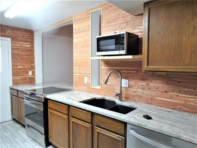 Building Photo - 2252 Jackson Cir