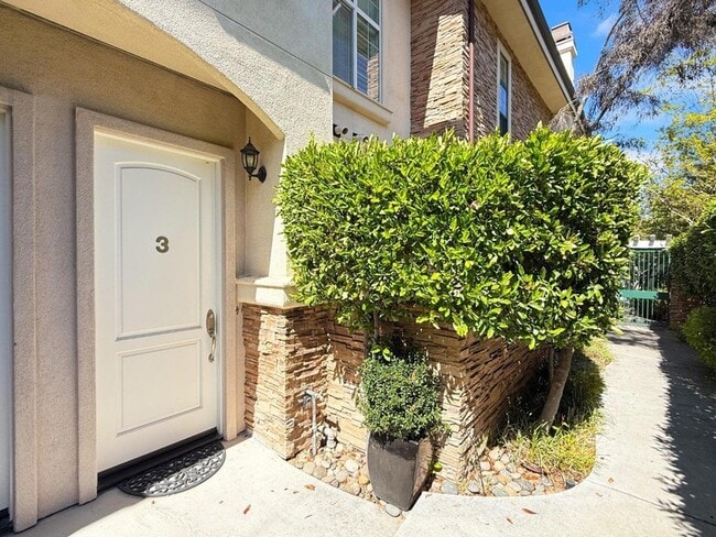 Building Photo - 456 Gabilan St