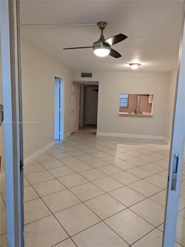 Building Photo - 9460 Tangerine Pl