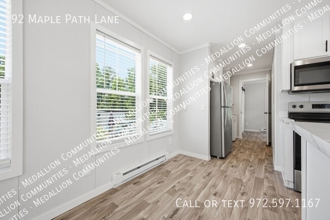 Building Photo - 92 Maple Path Ln