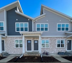 Building Photo - 4873 Lacy Rd
