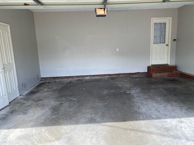 Building Photo - 55 Clement Dr