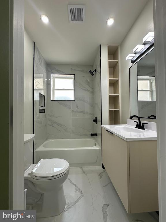 Building Photo - 2539 N Marshall St