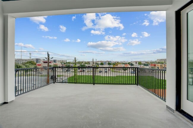 Building Photo - 6814 Hartland St