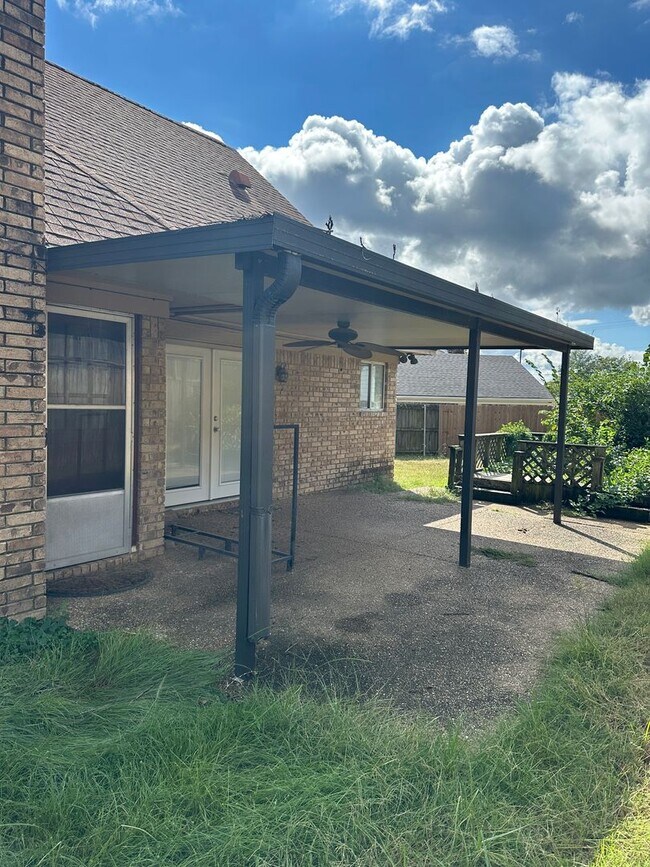 Building Photo - 2507 Dallas Cir