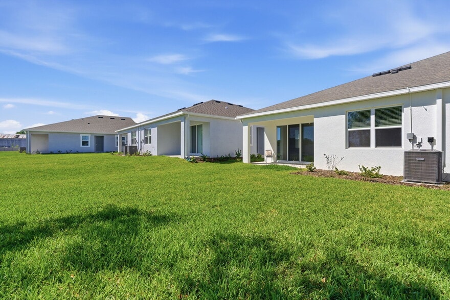 Building Photo - 857 157th Ct E