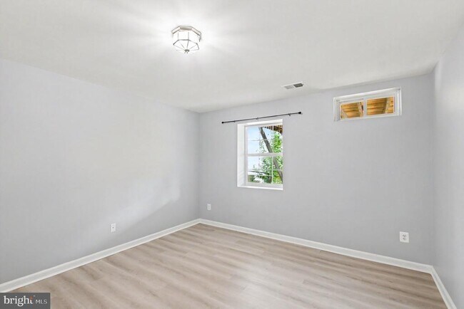 Building Photo - 91 Chaps Ln
