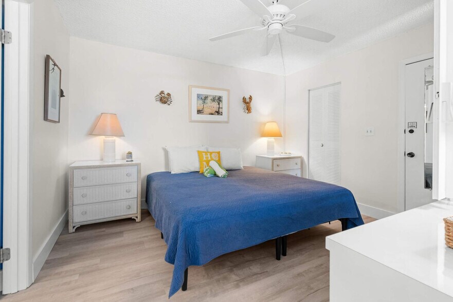 Building Photo - 5800 Bonita Beach Rd SW