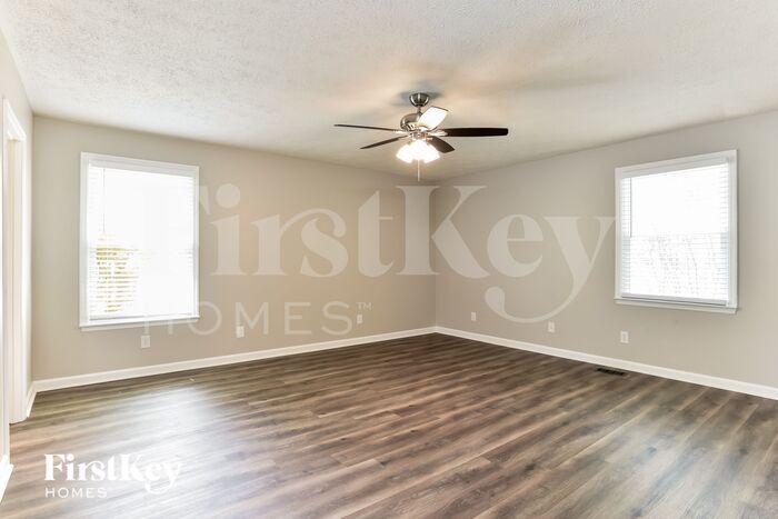 Building Photo - 1026 Grove Cir
