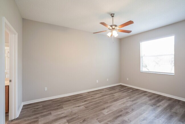 Building Photo - 11410 Blue Lilac Ave