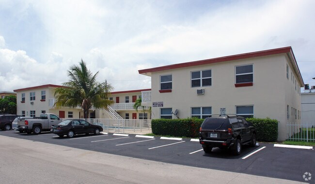 Building Photo - Picture Apartments