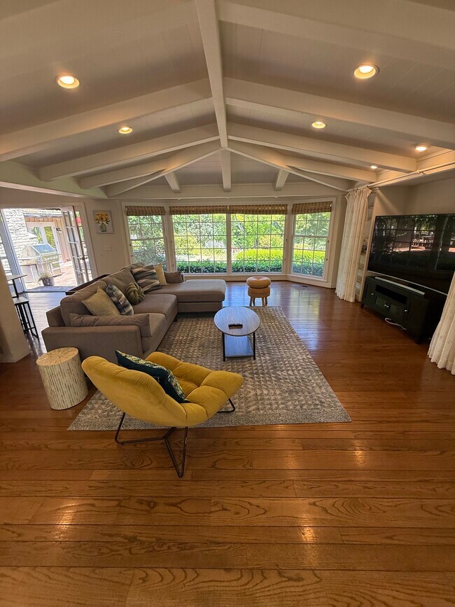 Building Photo - 25567 Willow Pond Ln