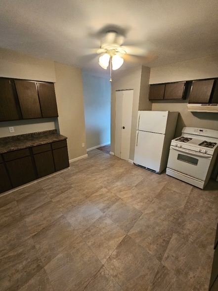 Building Photo - 640 Hollace St